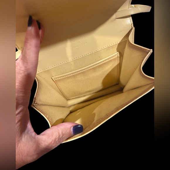 Auth. LOUIS VUITTON "Biarritz" Epi Leather Cream Adjustable Shoulder Bag EUC - Picture 8 of 12